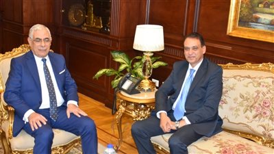 لهذا السبب.. النائب العام يستقبل وزير شئون المجالس النيابية (صور)