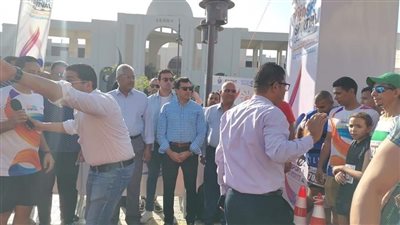 بدء ماراثون المشي بالممشى السياحي بالغردقة