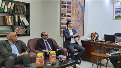 وزير الري يلتقي أعضاء بعثة الرى المصرى بأوغندا لمتابعة أعمال البعثة 