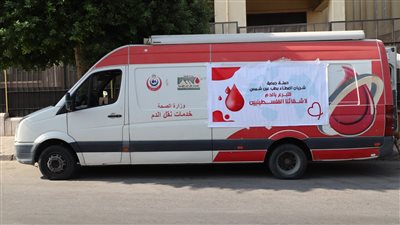 جامعة عين شمس تنظم حملة للتبرع بالدم تضامنا مع الاخوة الفلسطينيين.
