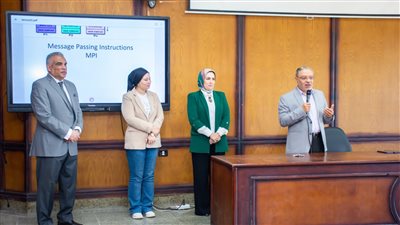 رئيس جامعة طنطا يحث الطلاب على التبرع بالدم لصالح الشعب الفلسطيني (صور)