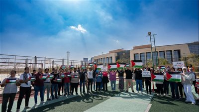 حملات تبرع بالدم.. جامعة مصر للمعلوماتية تدين المجازر الاسرائيلية بغزة 