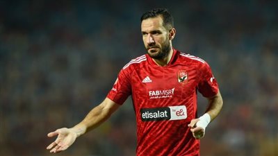 عاجل.. على معلول يدرس الرحيل عن الأهلي