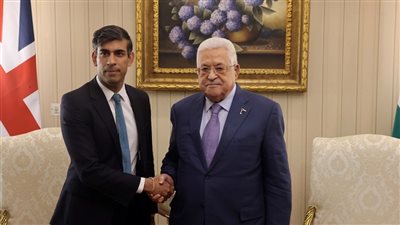 عباس لرئيس وزراء بريطانيا: نرفض تهجير الفلسطينيين من قطاع غزة أو من الضفة أوالقدس