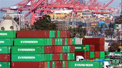 تداول 39 سفينة حاويات وبضائع عامة بميناء دمياط