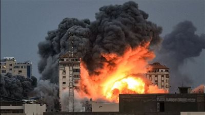 أستاذ علاقات الدولية: ما يحدث في غزة ينذر بحرب مفتوحة بالمنطقة (فيديو)