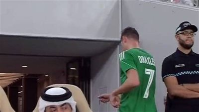 قلة احترام للدوري القطري.. لماذا ترك نجم الأهلي الملعب فجأة أثناء المباراة؟