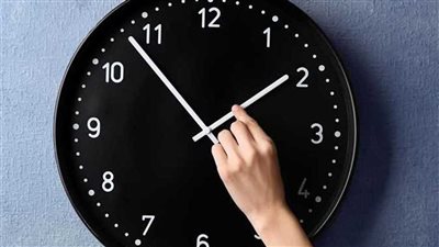 التوقيت الشتوي.. موعد تغيير الساعة