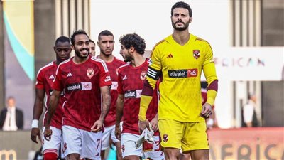 كولر يحدد رباعي خط دفاع الأهلي أمام صن داونز