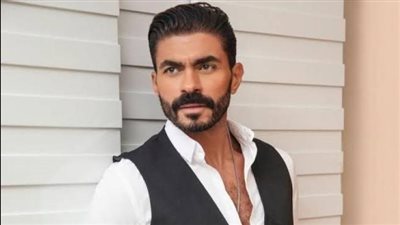 خالد سليم باكيًا بسبب الأوضاع في غزة: