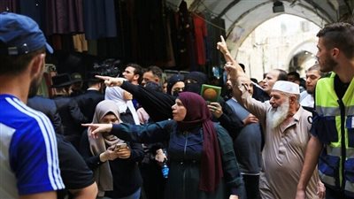 طرد طاقم قناة 