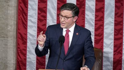 رئيس مجلس النواب الأمريكي يصف ولاية بايدن بالـ 