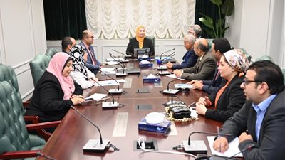 القباج تترأس اجتماعًا مع قيادات الرعاية الاجتماعية لمتابعة موقف ميكنة المنظومة