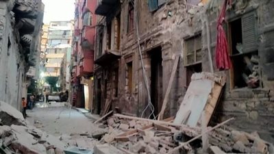 سقوط أجزاء من عقار خالٍ من السكان دون إصابات بالإسكندرية 