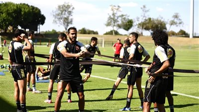 الأهلي يختتم تدريباته استعدادًا لمواجهة صن داونز في الدوري الإفريقي