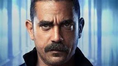 بملامح الحزن.. أمير كرارة يساند وليد سليمان في عزاء والده