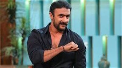 أحمد العوضي يتضامن مع أهالي فلسطين بعد انقطاع الإتصال عنهم 