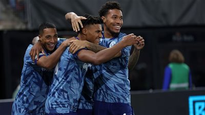 تردد القنوات المفتوحة الناقلة لمباراة أستون فيلا وإي زد ألكمار في دوري المؤتمر الأوروبي