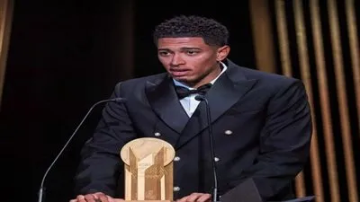 أول تعليق من بيلنجهام عقب فوزه بجائزة كوبا في حفل الكرة الذهبية 2023