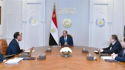 لتلبية احتياجات المواطن.. عاجل| السيسي يجتمع بمدبولي ومحافظ البنك المركزي ووزيري المالية والبترول