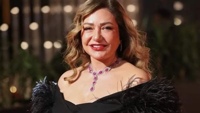 بسبب زفاف ابنة شقيقتها.. ليلى علوي تتصدر التريند 