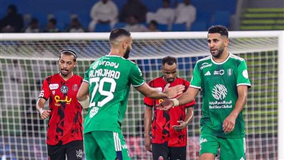 الأهلي يضرب الرياض بثلاثية نظيفة في دوري روشن السعودي