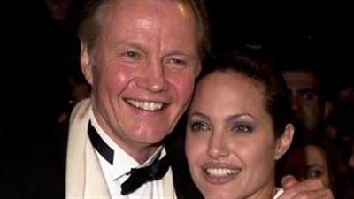 والد إنجلينا جولي ينتقدها بسبب دعمها فلسطين.. ويؤكد: 