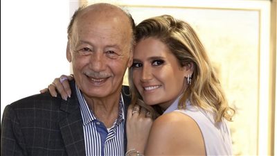 هنا شيحة لوالدها في عيد ميلاده: 