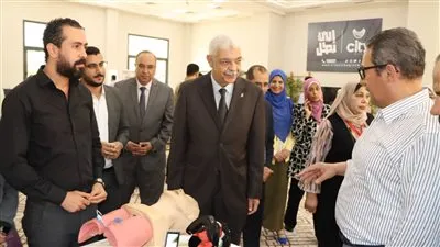 رئيس جامعة المنوفية يتفقد فعاليات ورش العمل الدولية المتقدمة في التخدير والعناية المركزة