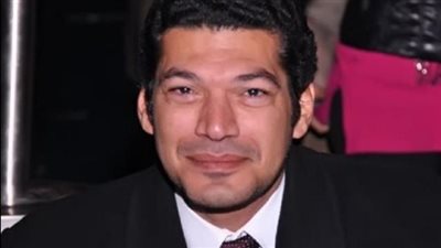 بسبب عد الفلوس.. باسم سمرة يثير جدلا كبيرا على السوشيال ميديا