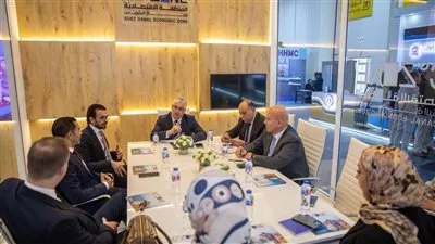 رئيس اقتصادية قناة السويس يلتقي وفد أسياد العمانية لبحث التعاون