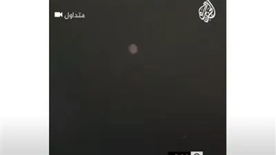 مشاهد توثق مقذوف في سماء إيلات المطلة على البحر الأحمر (فيديو)