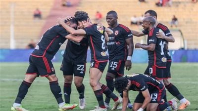 مدافع الأهلي يخضع لفحص طبي لتحديد موقفه من التدريبات الجماعية غدًا 