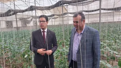 خلال جولته بكلية الزراعة بمشتهر.. 