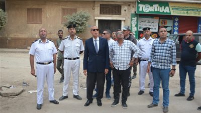 محافظ القليوبية يقود حملة لإزالة أدوار مخالفة ببنها