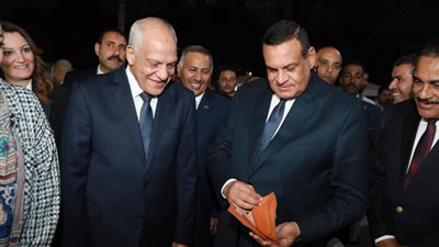 وزير التنمية المحلية ومحافظ الجيزة يفتتحان مهرجان الجيزة للتمور بنادي الزراعيين