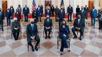 أكثر من 400 موظف في إدارة بايدن يوقعون علي طلب وقف 