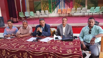  تفاصيل اجتماع مدير تعليم نجع حمادي بمديري المدارس الابتدائية