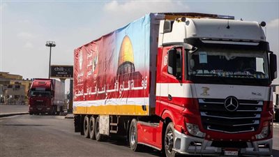  دخول شاحنتي وقود إضافيتين إلى قطاع غزة