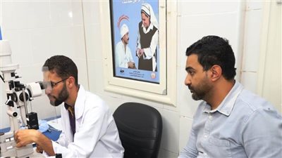 مناظرة 340 حالة في قافلة جنوب الوادي الطبية بمدينة شلاتين