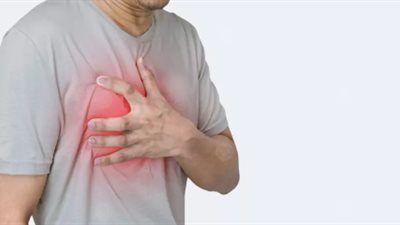 الإسعافات الأولية لمريض الذبحة الصدرية.. الصحة تكشف إجراءات مهمة للوقاية