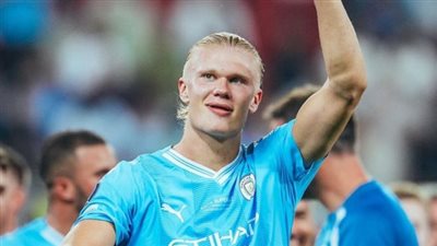 إيرلينج هالاند يفوز بجائزة الرجل الذهبي لعام 2023