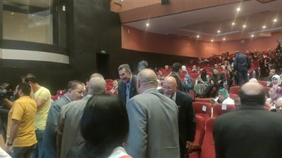 هتافات لغزة.. مؤتمر بحضور عشرات الوفديين لدعم المرشح عبد السند يمامة