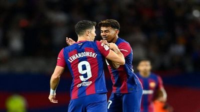 لامين يامال يكشف حقيقة الخلاف بينه وبين ليفاندوفسكي في مباراة برشلونة وألافيس