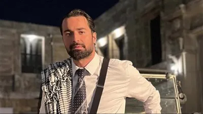 بـ 4 لغات أجنبية.. أحمد حاتم يخوض أولى تجاربه الوثائقية