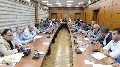 اجتماع لمحافظ الدقهليه للتأكد من تشغيل مباني حياة كريمة 