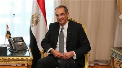 وزير الاتصالات يفجر مفاجأة عن سرعة الإنترنت بمصر