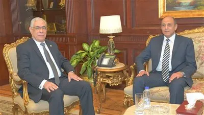 استقبال النائب العام لوزير الطيران المدني وتهنئته بتولي المنصب.. صورة