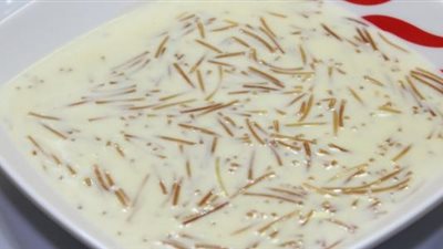 في الشتاء.. تعرف على طريقة عمل الشعرية باللبن