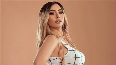 الحبس عامين للراقصة حورية بتهمة الاعتداء على القيم ونشر مقاطع فاضحة 